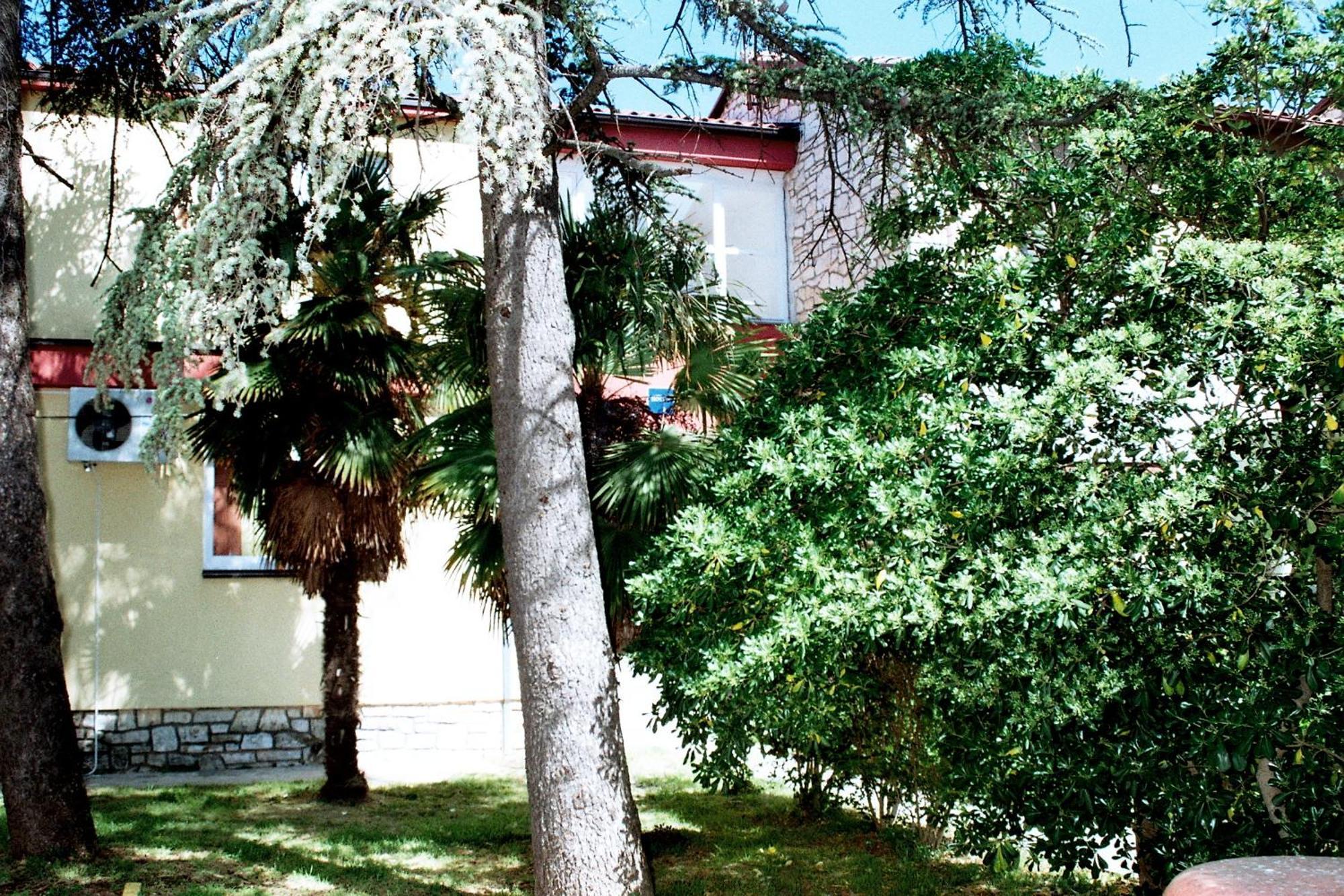 Hostel Amfora Fažana Exterior foto